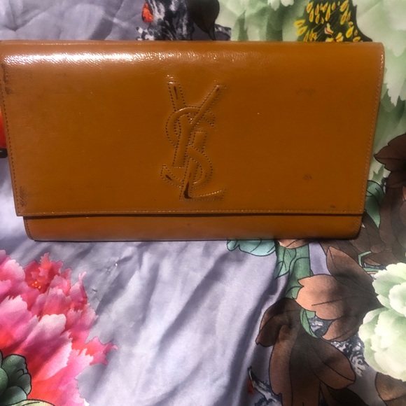 Large Yves Saint Laurent Brown Leather Clutch with patent leather - Picture 2 of 12
